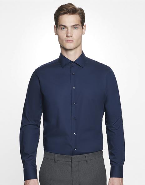 Chemise BLACK BOW 60 I Homme de J.HARVEST & FROST. Produit d'exception, personnalisé par l'Atelier-OCF.